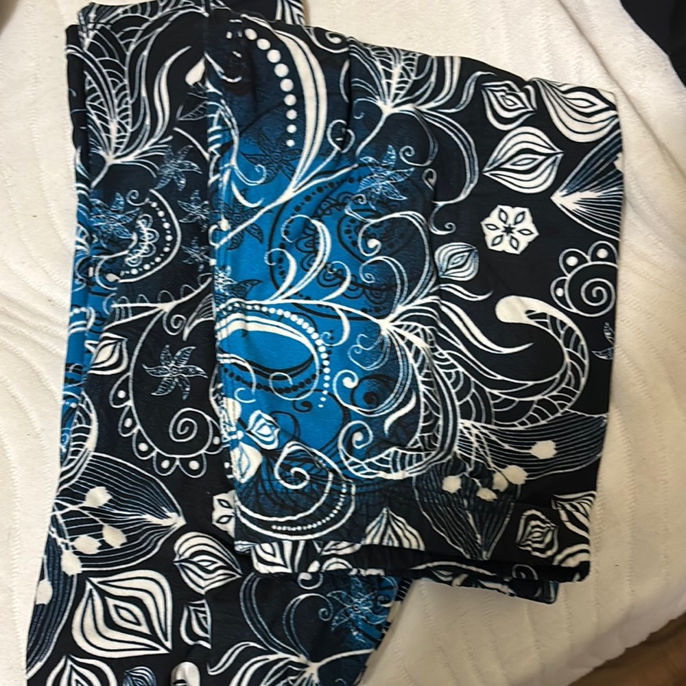 Black and Blue Floral Patterned Youth Leggings